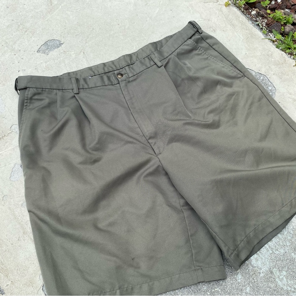 Haggar Men's Pleated Dress Shorts Size 42